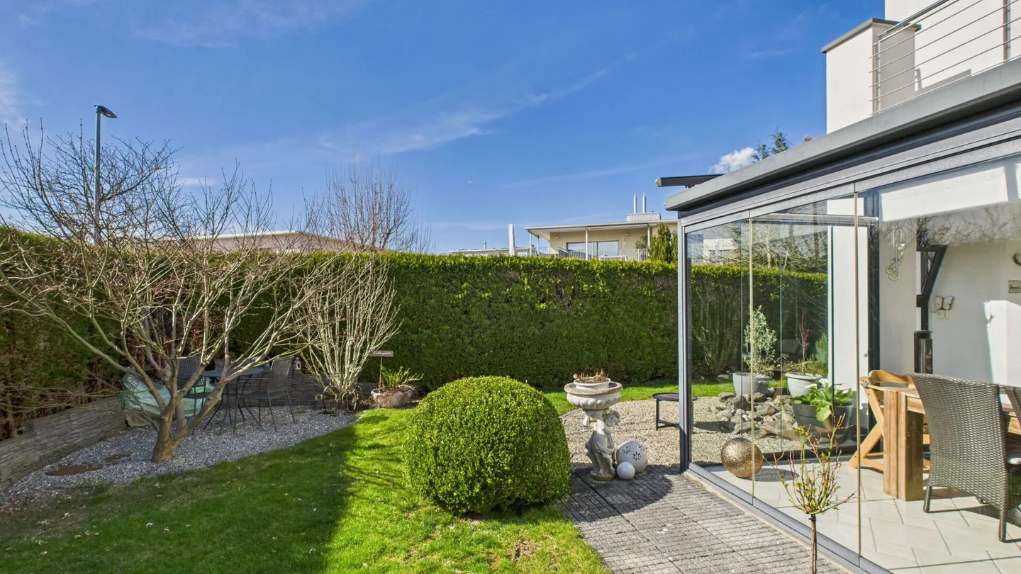 Garten-Maisonette mit privatem Rückzugsort und Hauscharakter - Foto 1 von 27