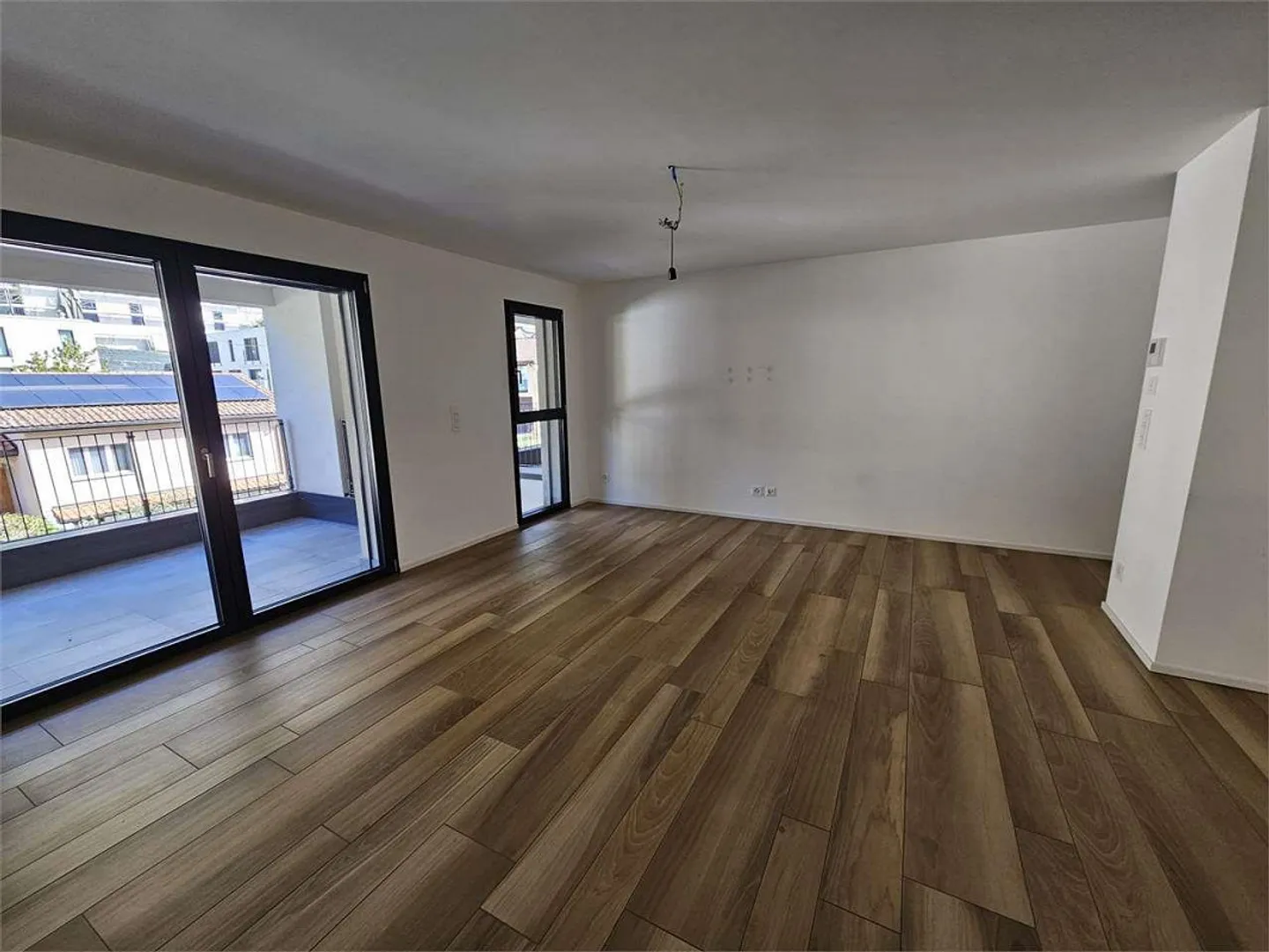 Gudo, appartement 2.5 pièces avec terrasse à louer - Photo 3 sur 11