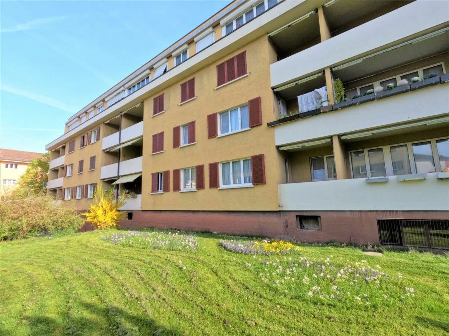Charmante appartement ancien avec balcon dans un emplacement calme - Photo 1 sur 10