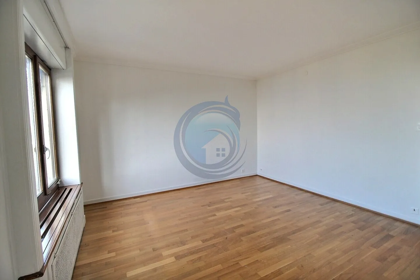 SPACIOUS 4.5-ROOM APARTMENT WITH PANORAMIC VIEW OF THE LAKE - Photo 13 of 20