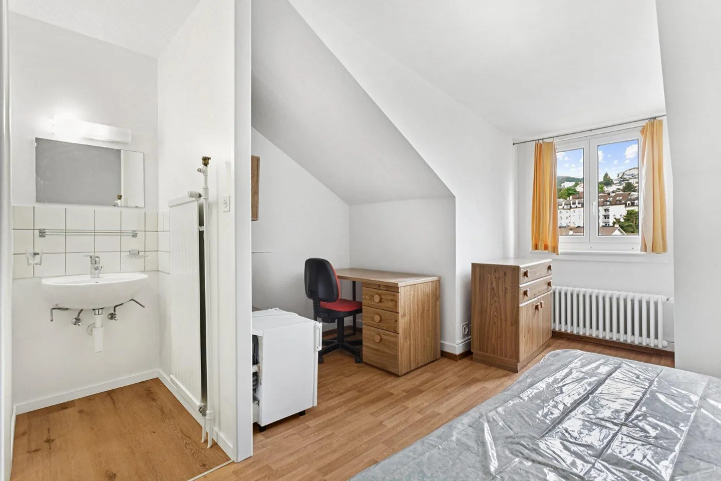 Camera arredata incantevole al 6° piano - Deposito gratuito! - Foto 2 di 6