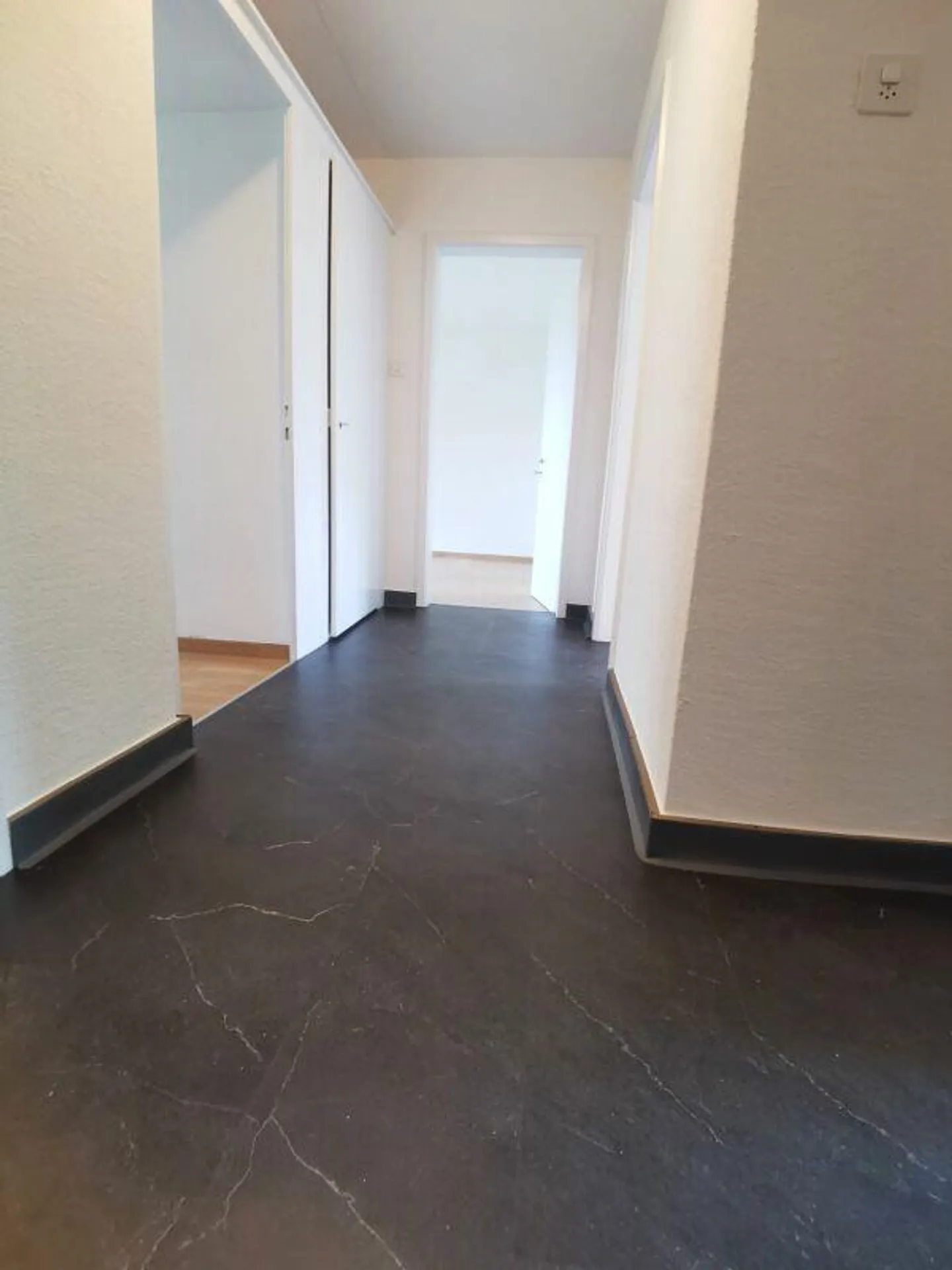 Charmante appartement ancien avec balcon dans un emplacement calme - Photo 8 sur 10