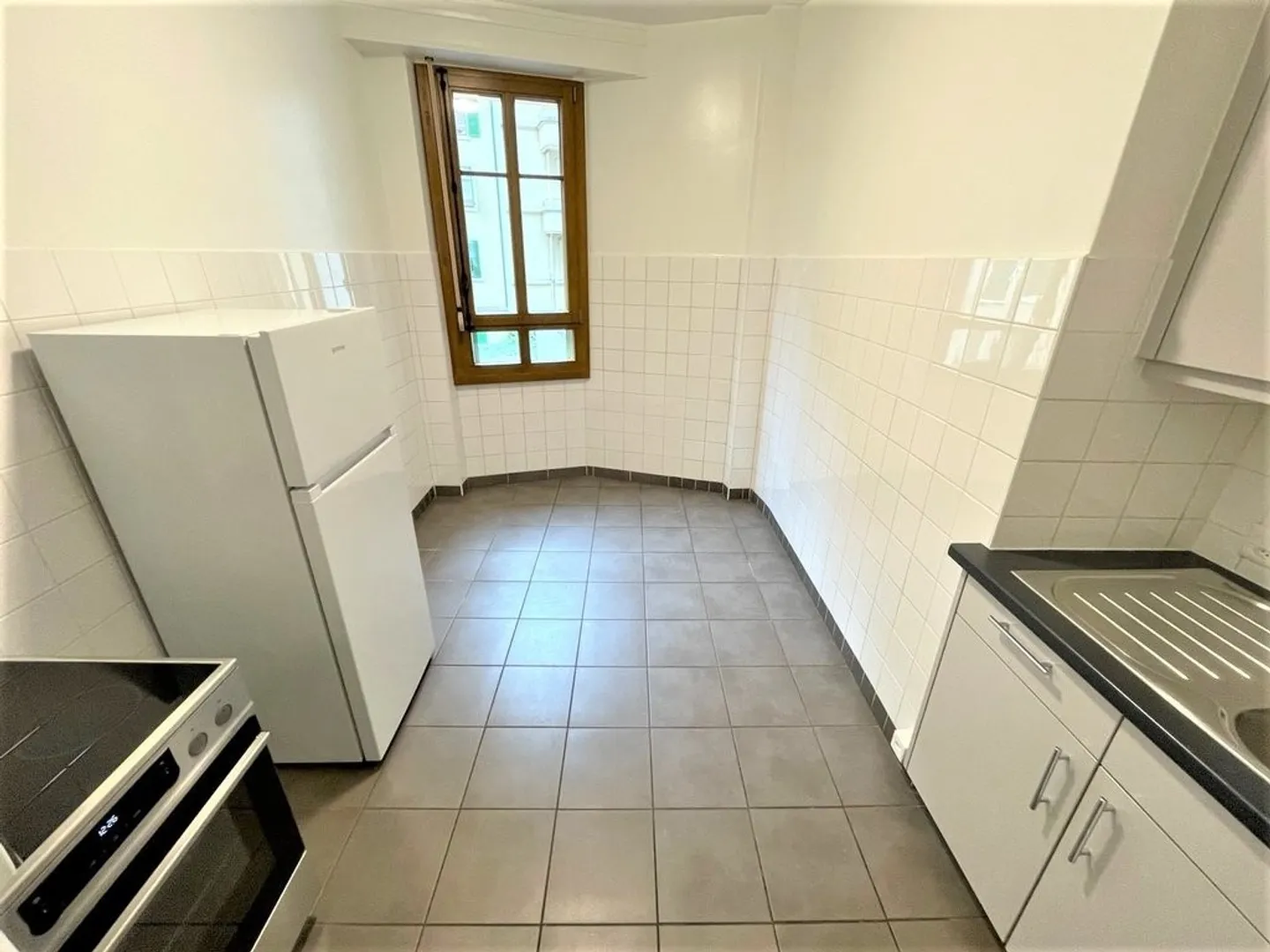 Piccolo appartamento di 3,5 stanze vicino a Plainpalais - Foto 3 di 10