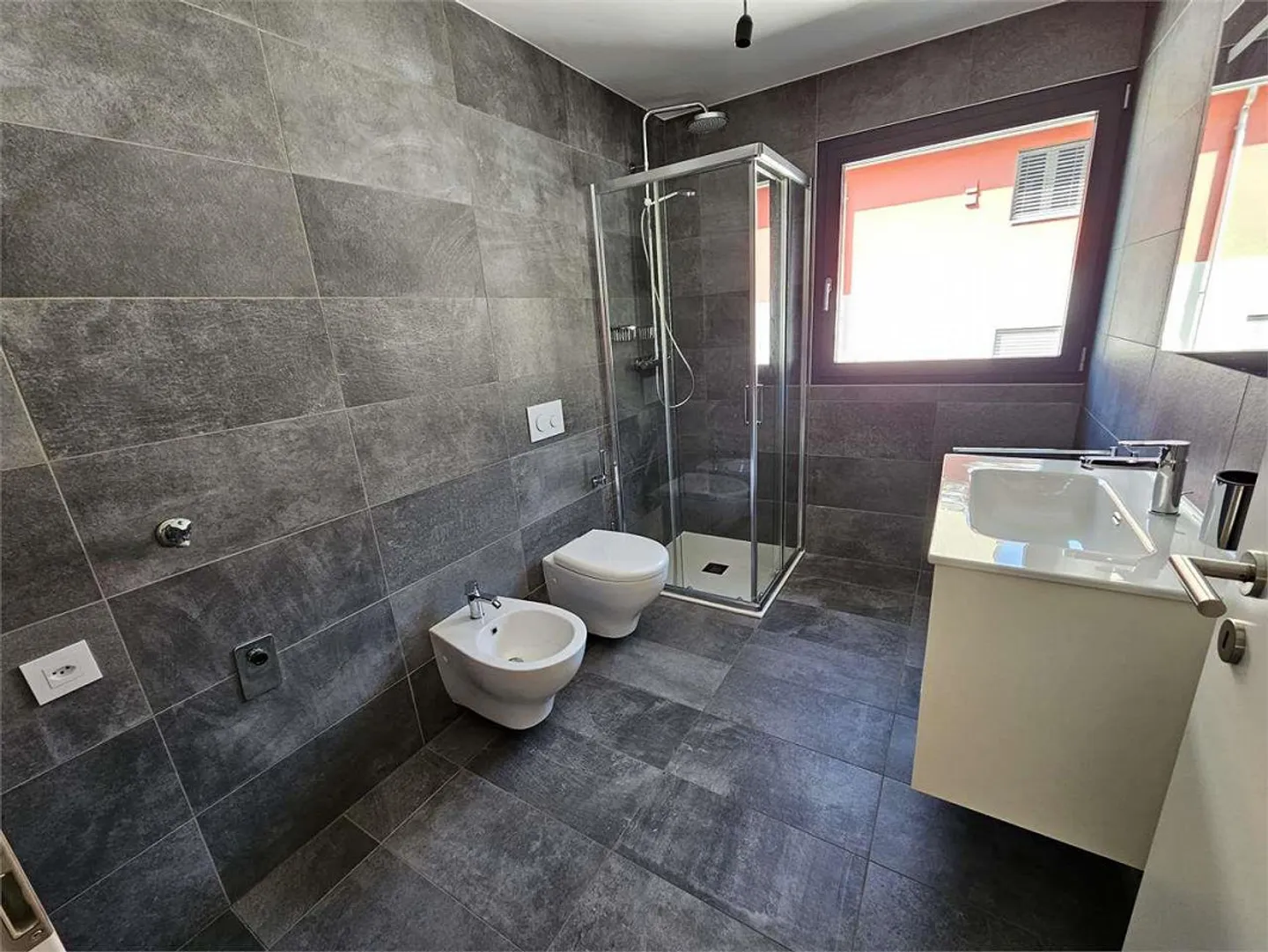 Gudo, appartement 2.5 pièces avec terrasse à louer - Photo 7 sur 11