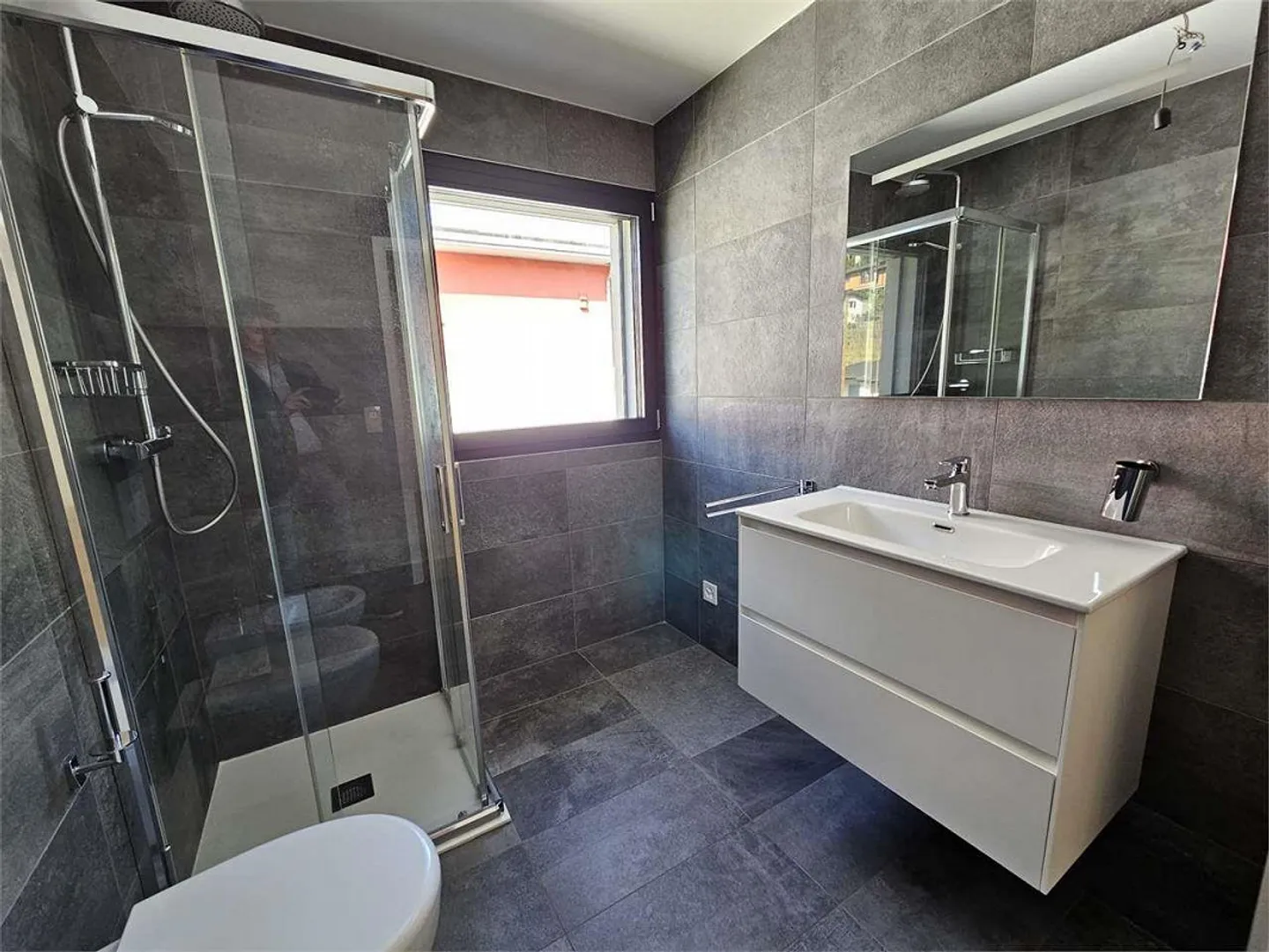 Gudo, appartement 2.5 pièces avec terrasse à louer - Photo 8 sur 11