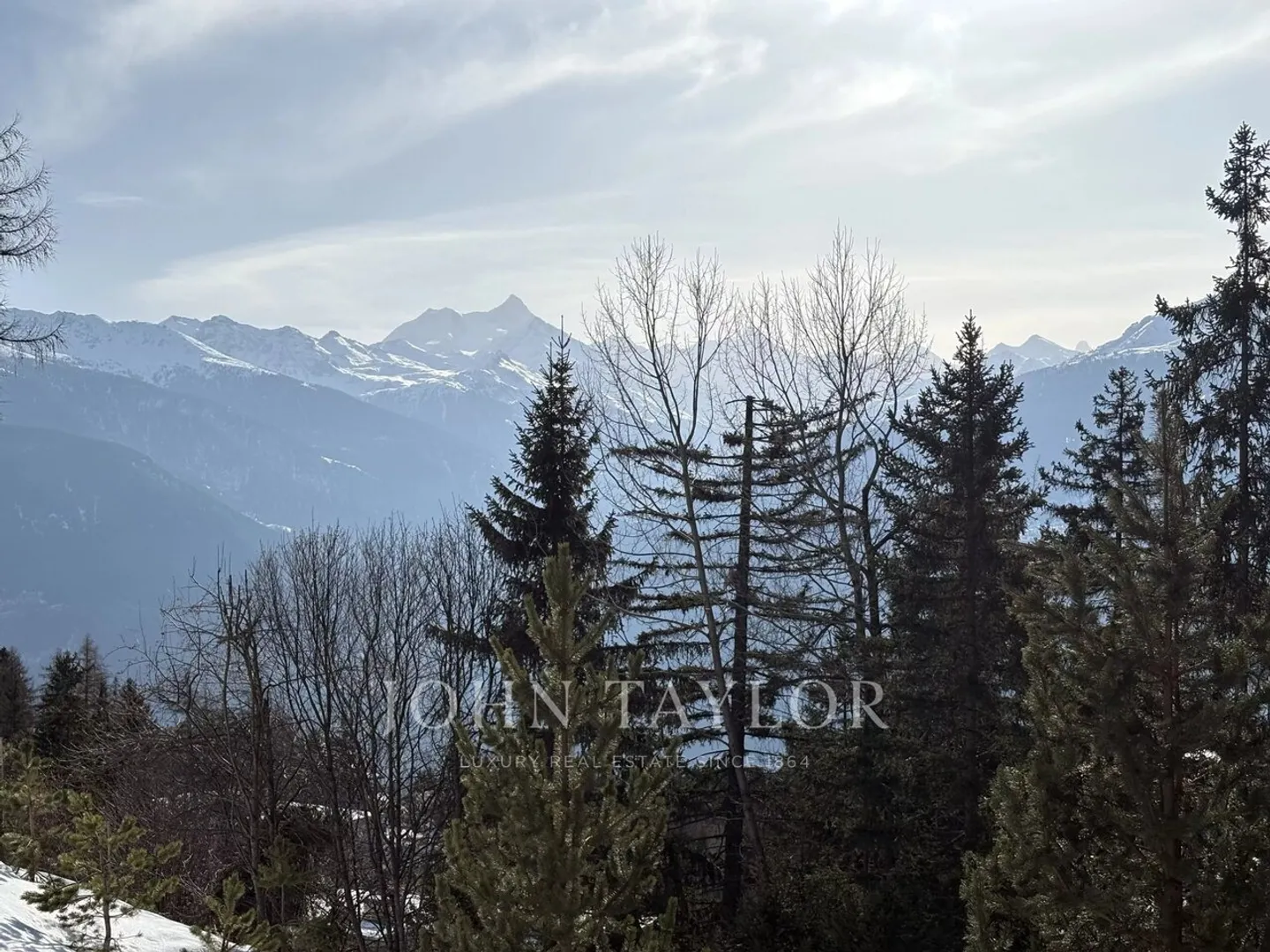 CRANS MONTANA - 3.5 ROOM SKI-IN / SKI-OUT WITH PANORAMIC ALPINE VIEW - Photo 13 of 13