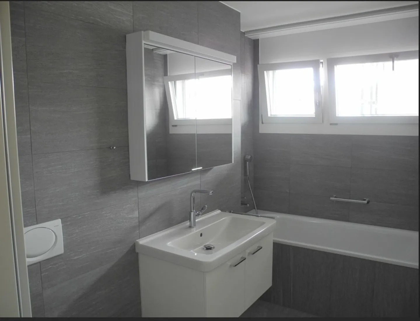 Top floor 4.5 rooms - Photo 5 of 11