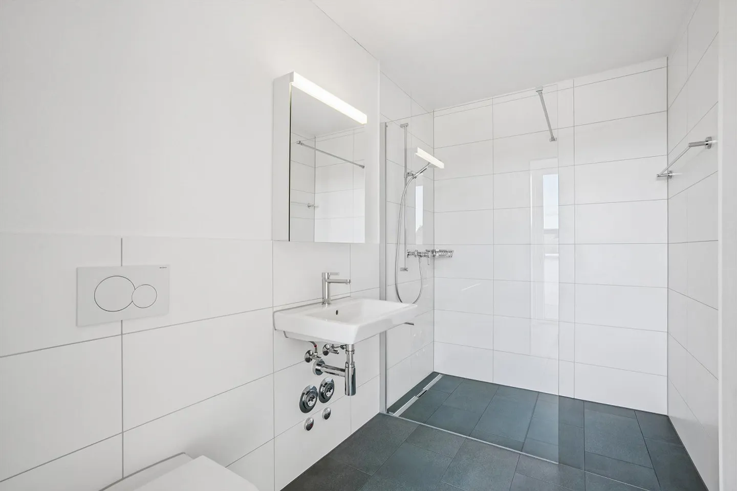 Penthouse avec vue ensoleillée et moderne à Gossau SG première occupation - Photo 4 sur 10