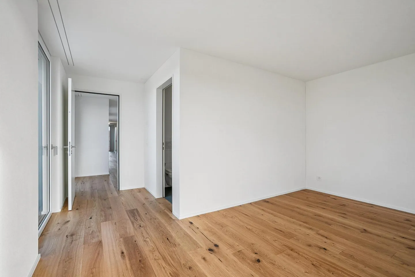 Penthouse avec vue ensoleillée et moderne à Gossau SG première occupation - Photo 6 sur 10