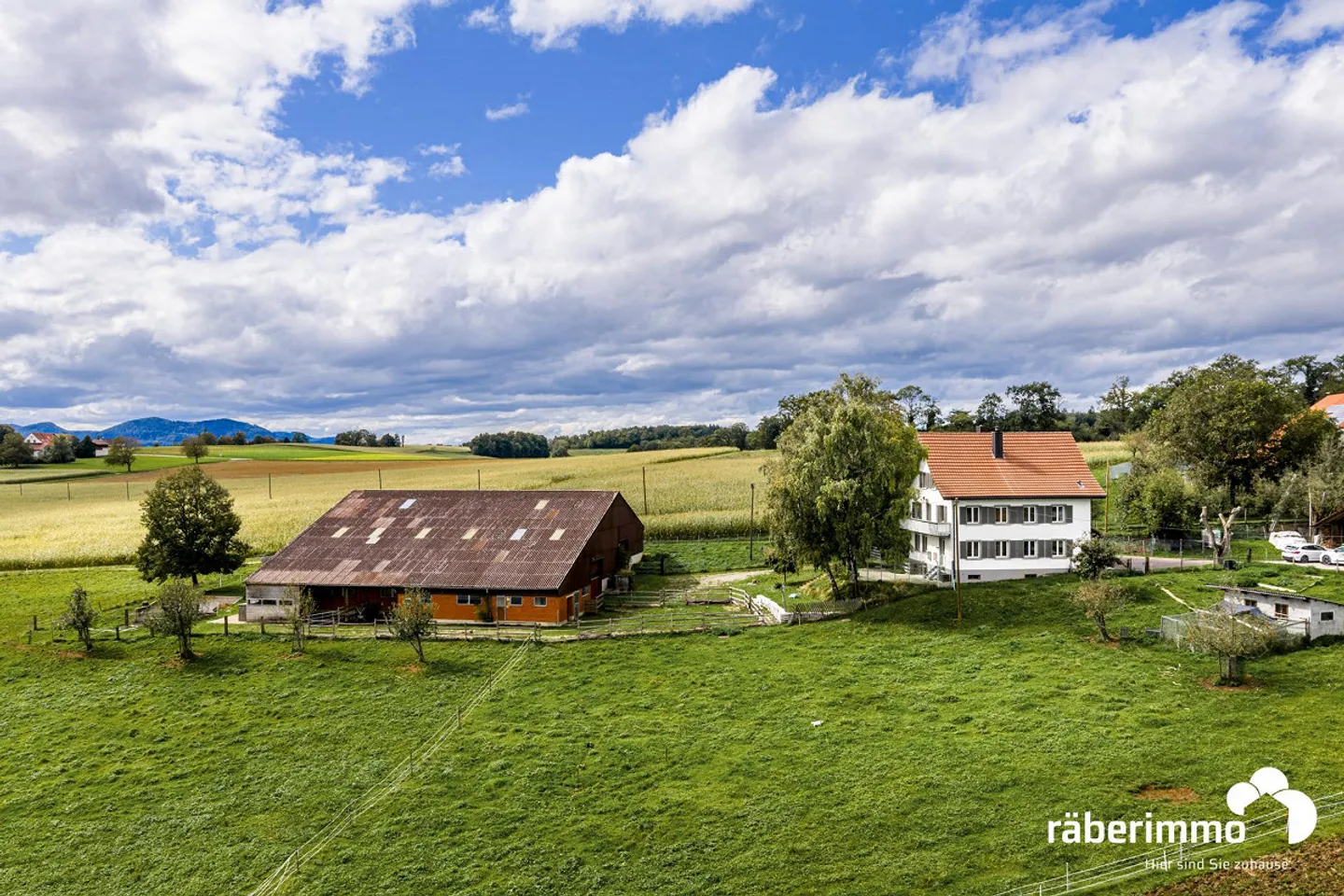 Landwirtschaftsobjekt (ca. 4.2 ha) Wohnhaus, Stallungen, Weideflächen - Foto 2 von 15