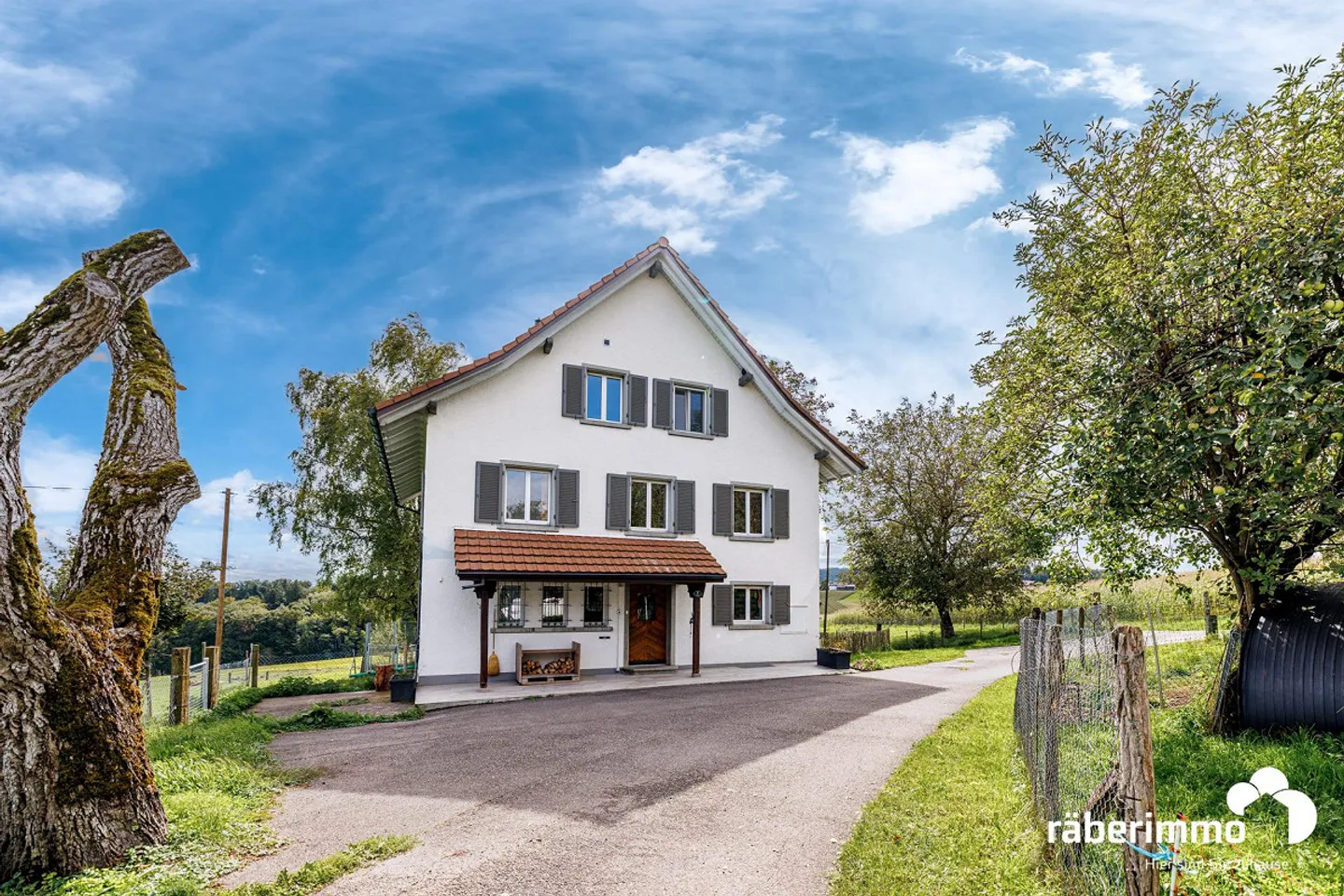 Landwirtschaftsobjekt (ca. 4.2 ha) Wohnhaus, Stallungen, Weideflächen - Foto 4 von 15