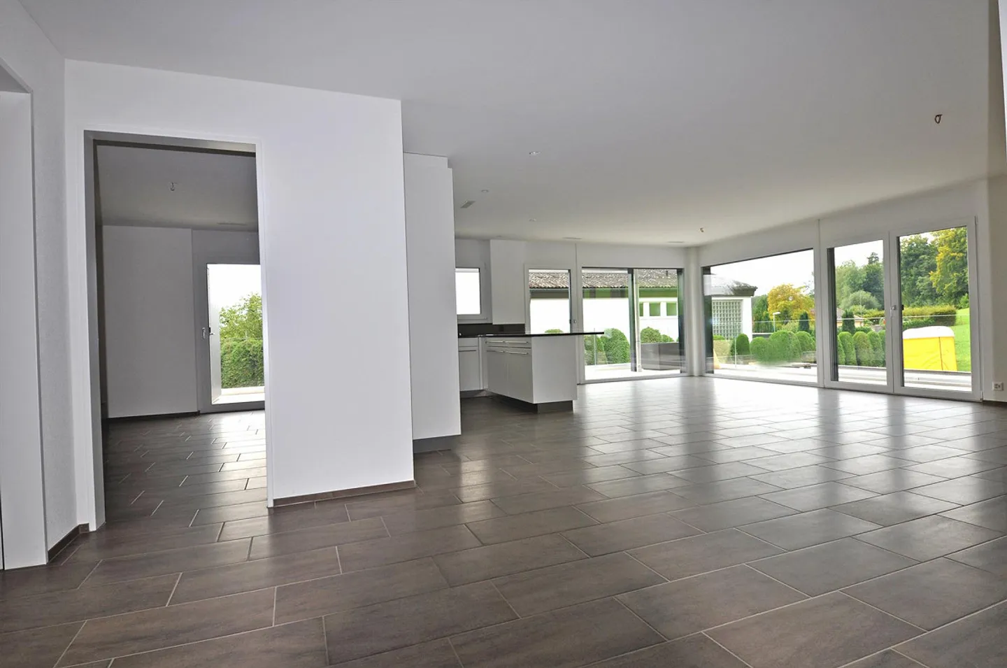 Appartamento esclusivo, molto grande in una casa a 3 famiglie con molta privacy - Foto 8 di 15
