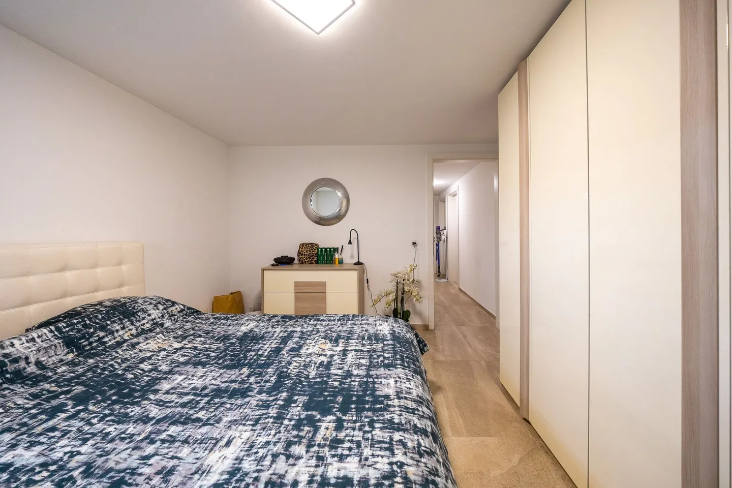 Maison unifamiliale moderne de 6 pièces. - Photo 9 sur 16