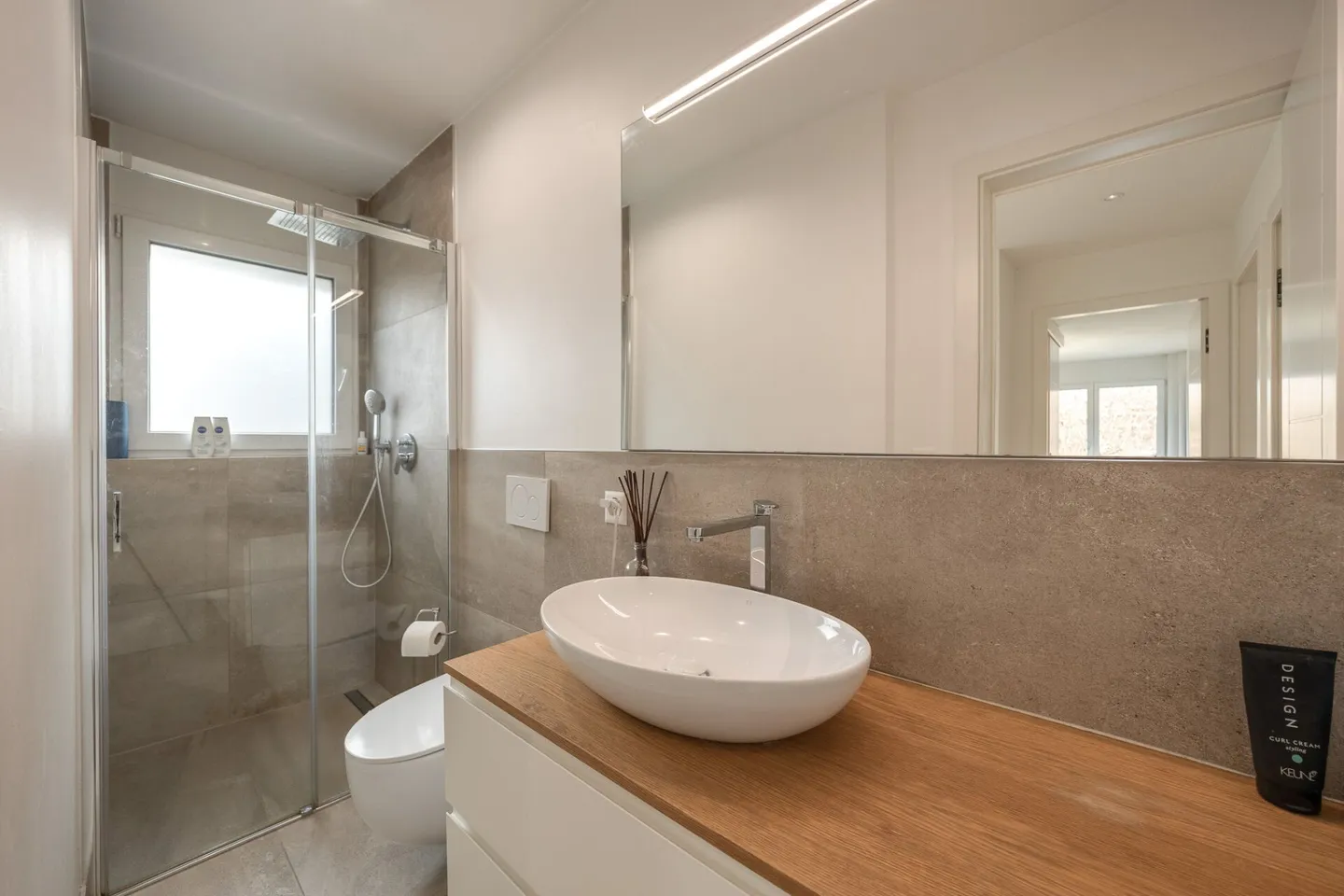 Maison unifamiliale moderne de 6 pièces. - Photo 10 sur 16