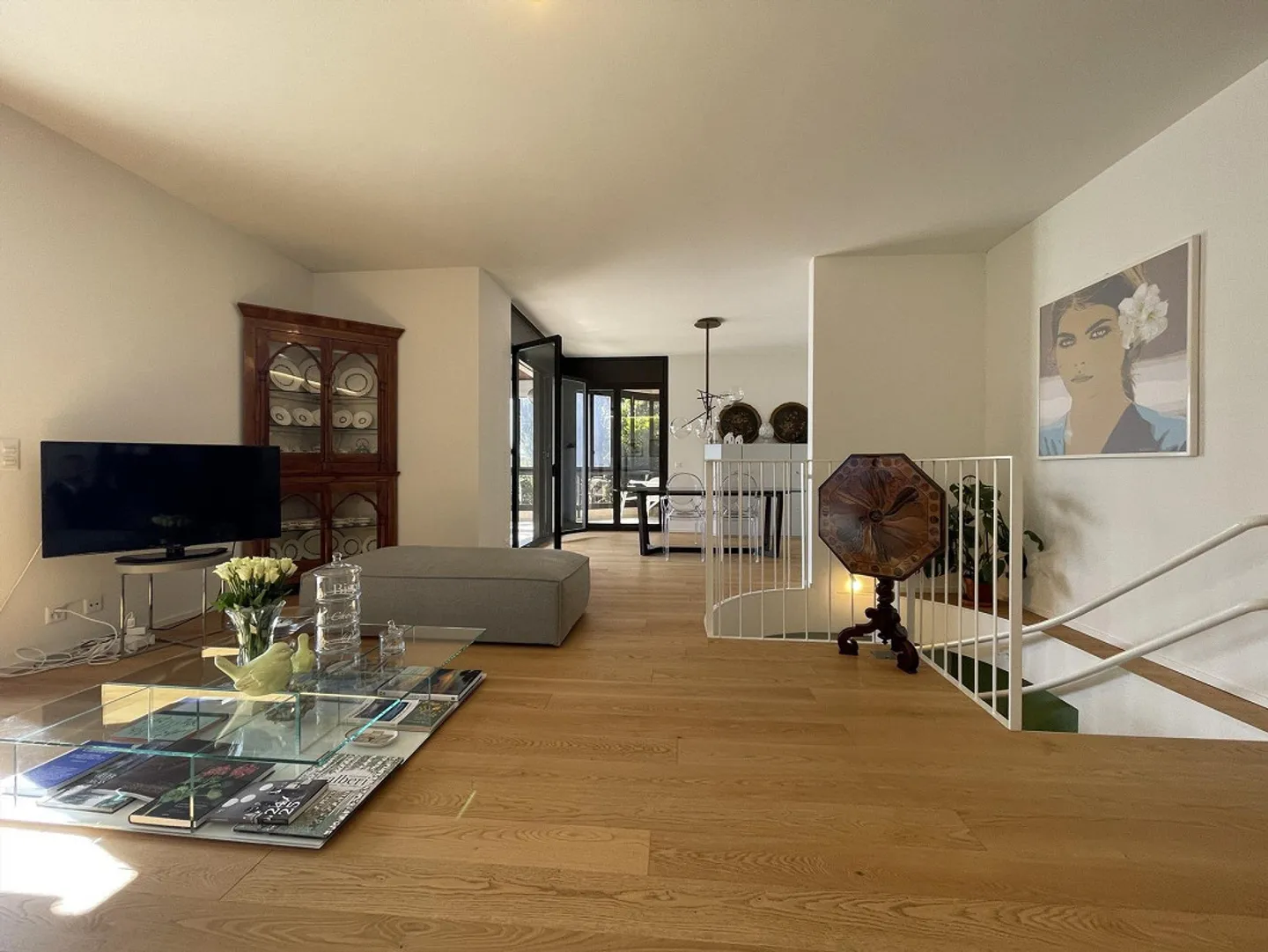 DUPLEX SPECTACULAIRE 5.5 AVEC MAGNIFIQUE VUE SUR LE LAC - Photo 3 sur 13
