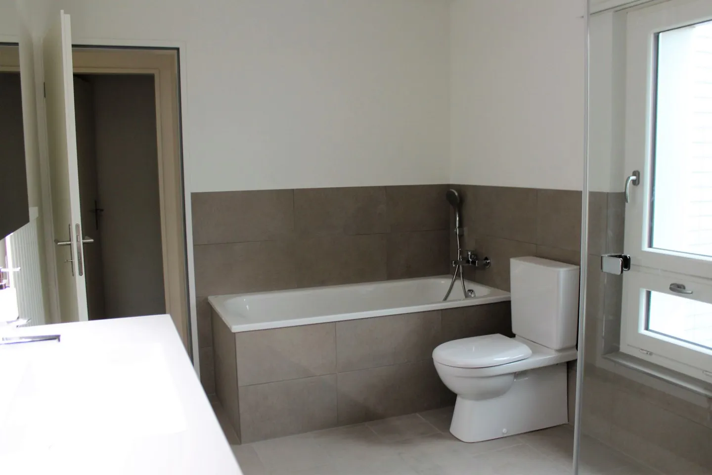 4.5 Ziimmer-Wohnung mit Traumküche, Balkon + Abendsonne - Foto 6 von 13