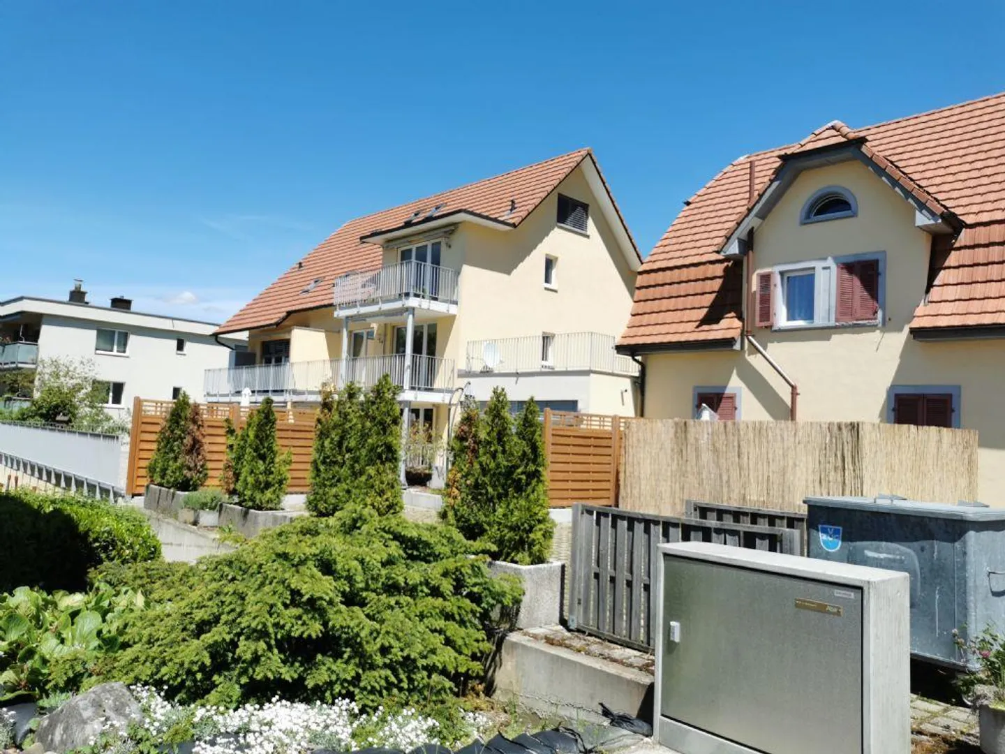 CENTRAL | AFFORDABLE I ROOFTOP TERRACE - Photo 1 of 7