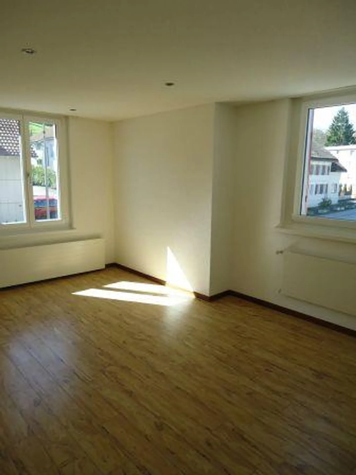 CENTRAL | AFFORDABLE I ROOFTOP TERRACE - Photo 2 of 7