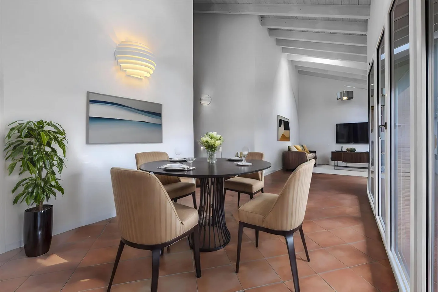 STUPENDO ATTICO 3.5 CON VISTA APERTA IN CENTRO A MENDRISIO - Foto 2 di 9