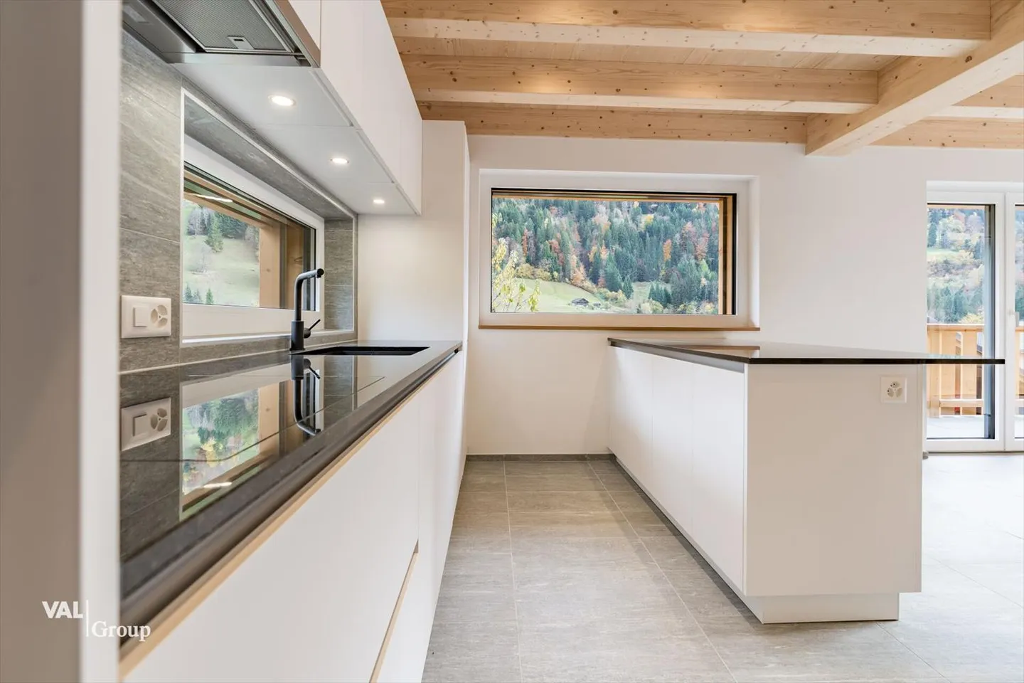 Exceptional new chalet - noble materials, total well-being, stunning view - Photo 2 of 13