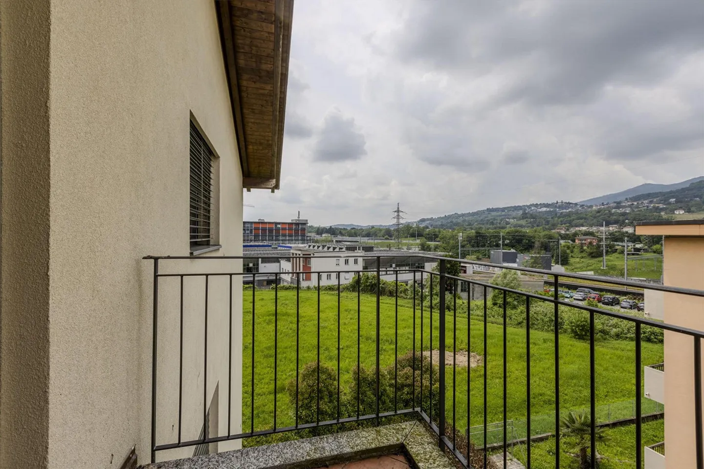STUPENDO ATTICO 3.5 CON VISTA APERTA IN CENTRO A MENDRISIO - Foto 7 di 9