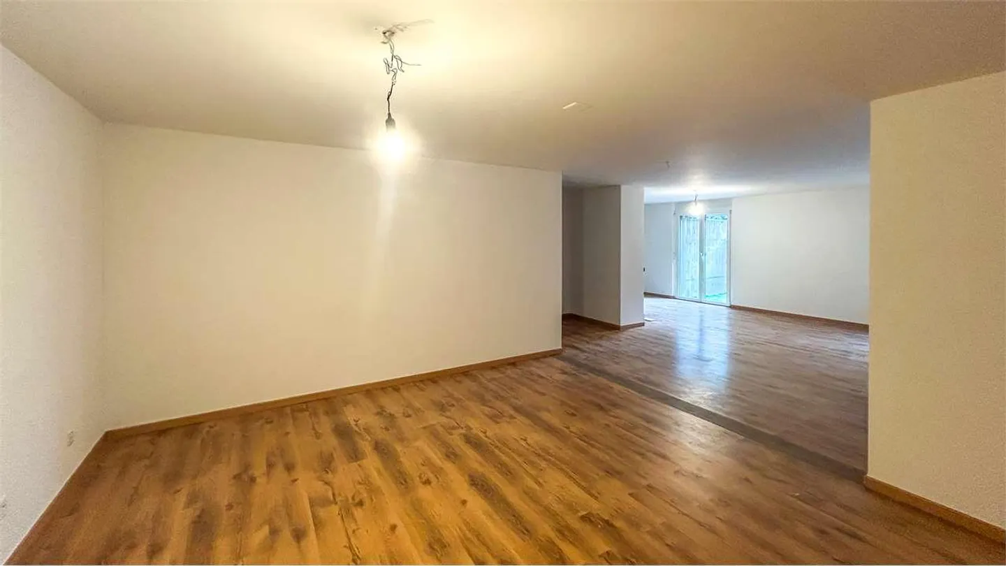 2,5 ZIMMER MIT GARTEN - Foto 6 von 8