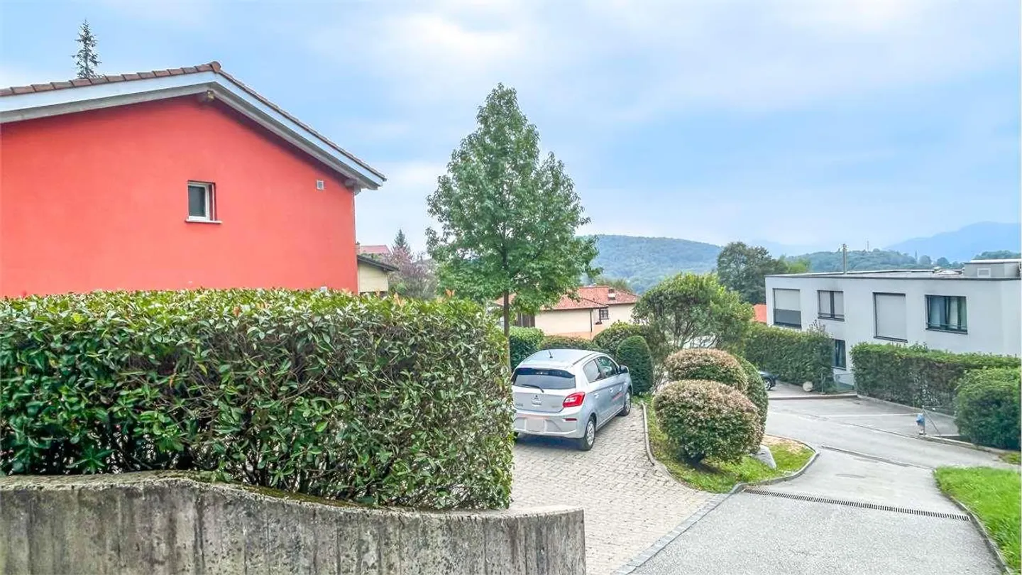 2,5 ZIMMER MIT GARTEN - Foto 2 von 8