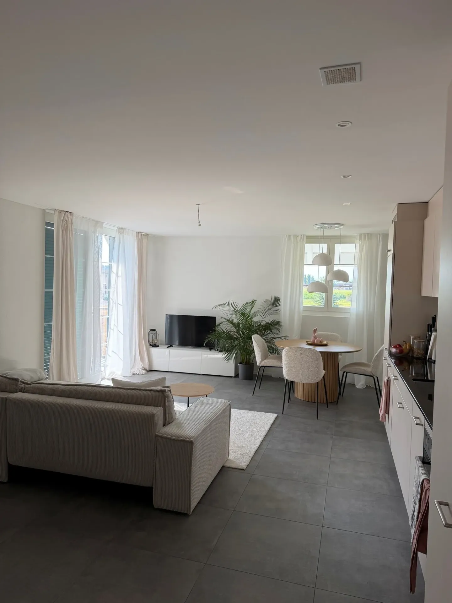 Bright and modern apartment in Höri with garden seating area! - Photo 2 of 5