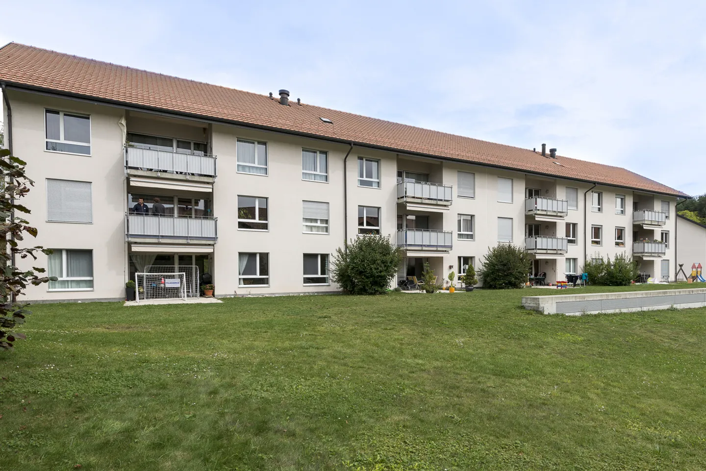 Appartement idéal dans un quartier calme - Photo 2 sur 3