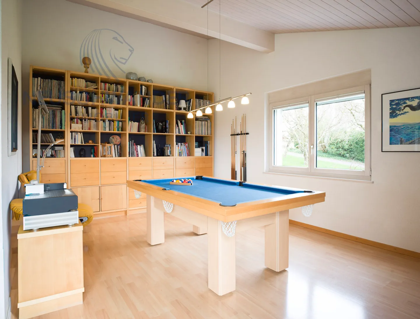 Luxurious villa on a spacious plot with stunning views. - Photo 8 of 20