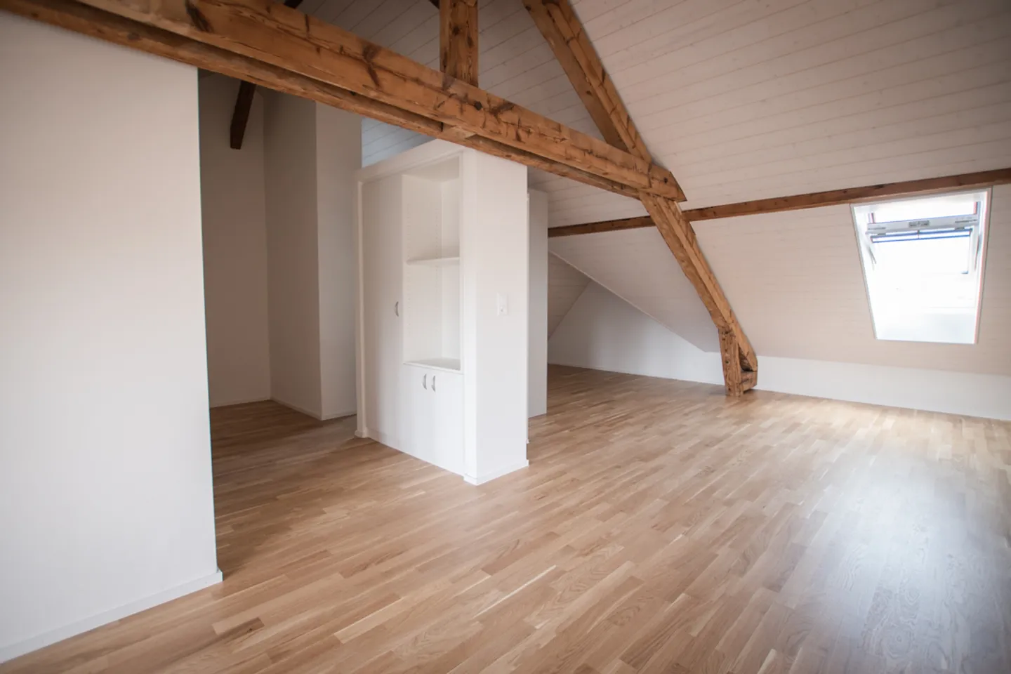 Dachgeschoss 1.5 Zimmer - Foto 8 von 9