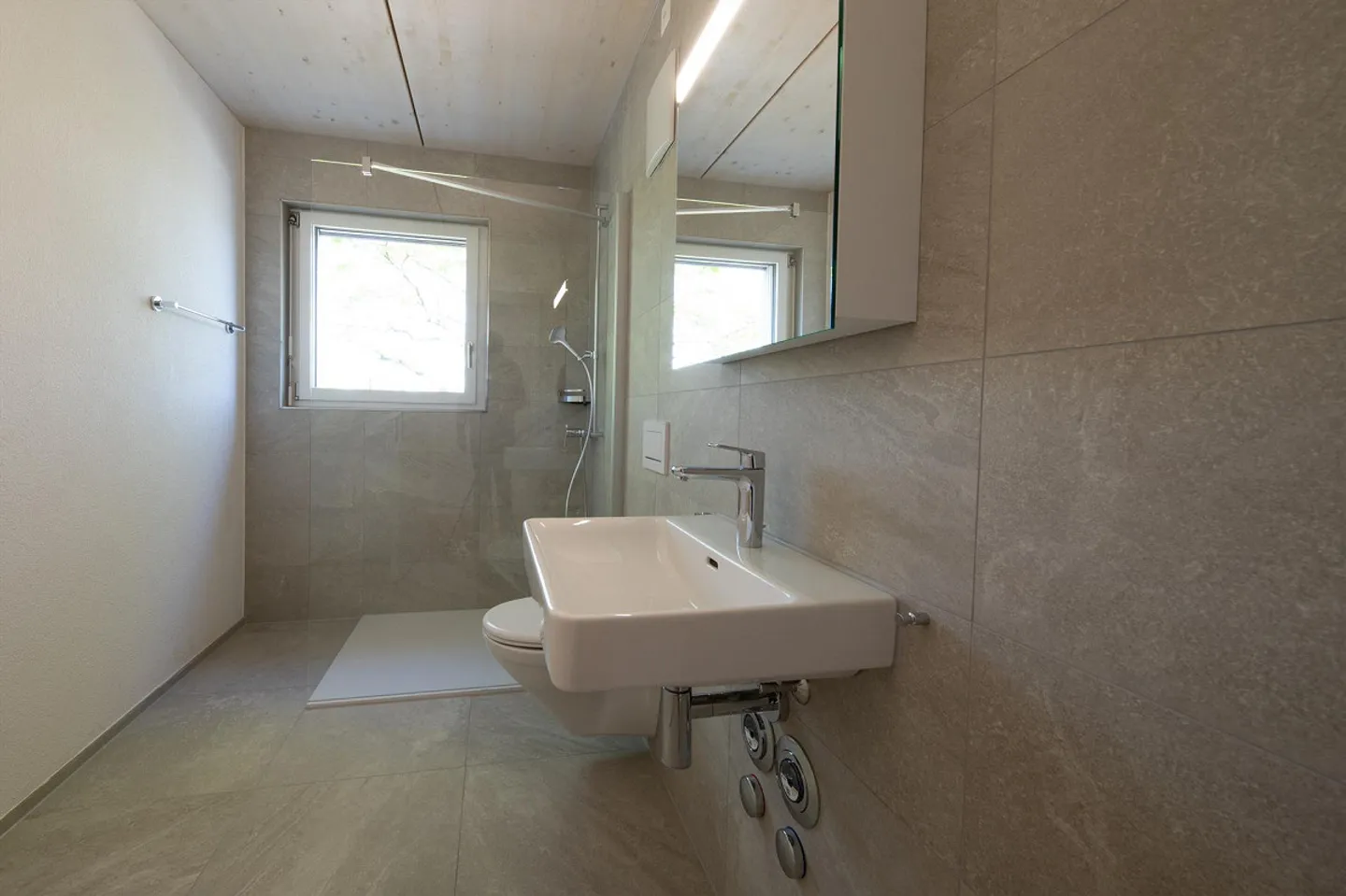 Modern Living in Frenkendorf 2.5-Room Apartment with Terrace - Photo 4 of 6