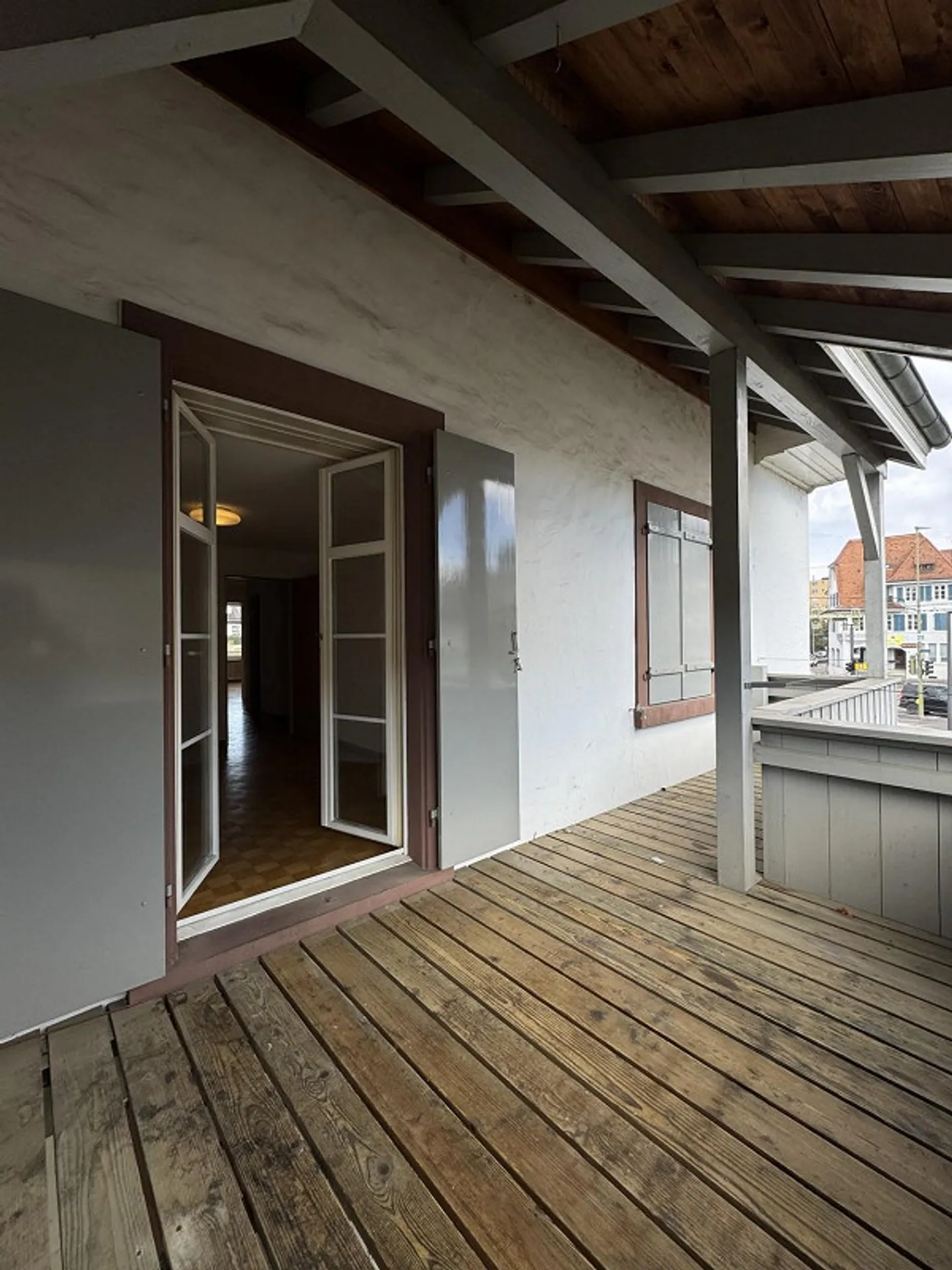 Recentemente ristrutturato - Incantevole appartamento con 3 stanze in posizione centrale a Binningen - Foto 4 di 9