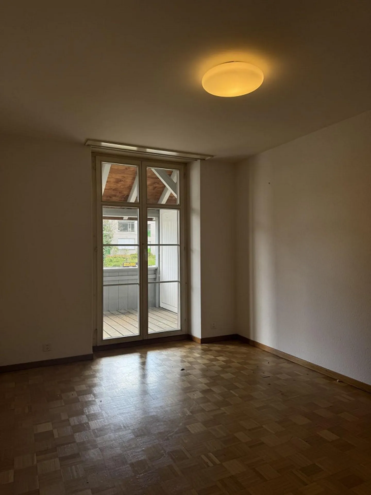 Recentemente ristrutturato - Incantevole appartamento con 3 stanze in posizione centrale a Binningen - Foto 5 di 9