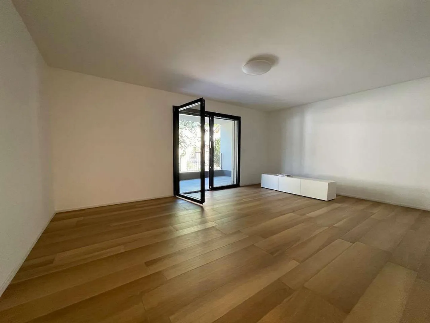 Gudo, appartement 2.5 pièces avec terrasse - Photo 3 sur 10