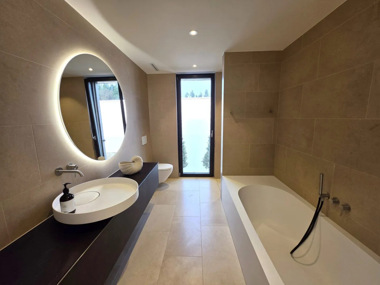 Villa de Luxe avec Vue sur les Alpes - Photo 10 sur 23