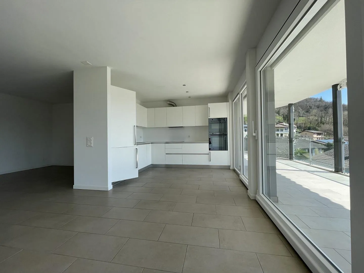 4.5-ZIMMER-WOHNUNG MIT OFFENEM BLICK - Foto 2 von 13