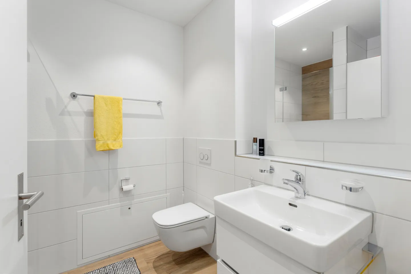 Modern and Comfortable Living with Spacious Garden - Photo 4 of 6