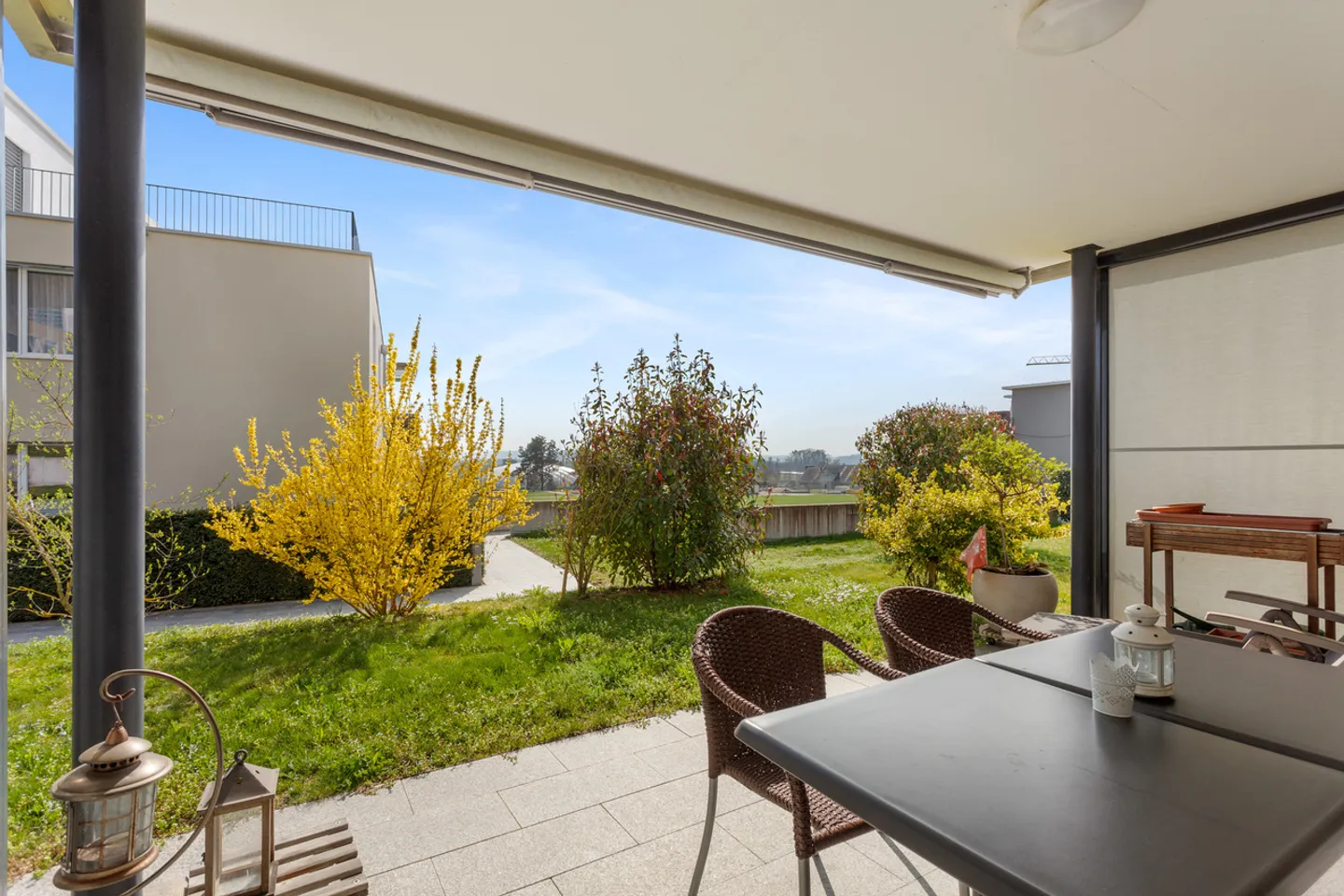 Modern and Comfortable Living with Spacious Garden - Photo 5 of 6