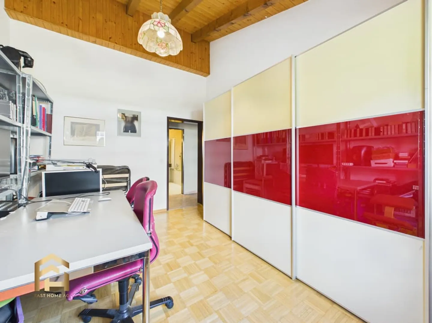 Attique de 4,5 pièces avec cheminée et vue imprenable - Photo 9 sur 13