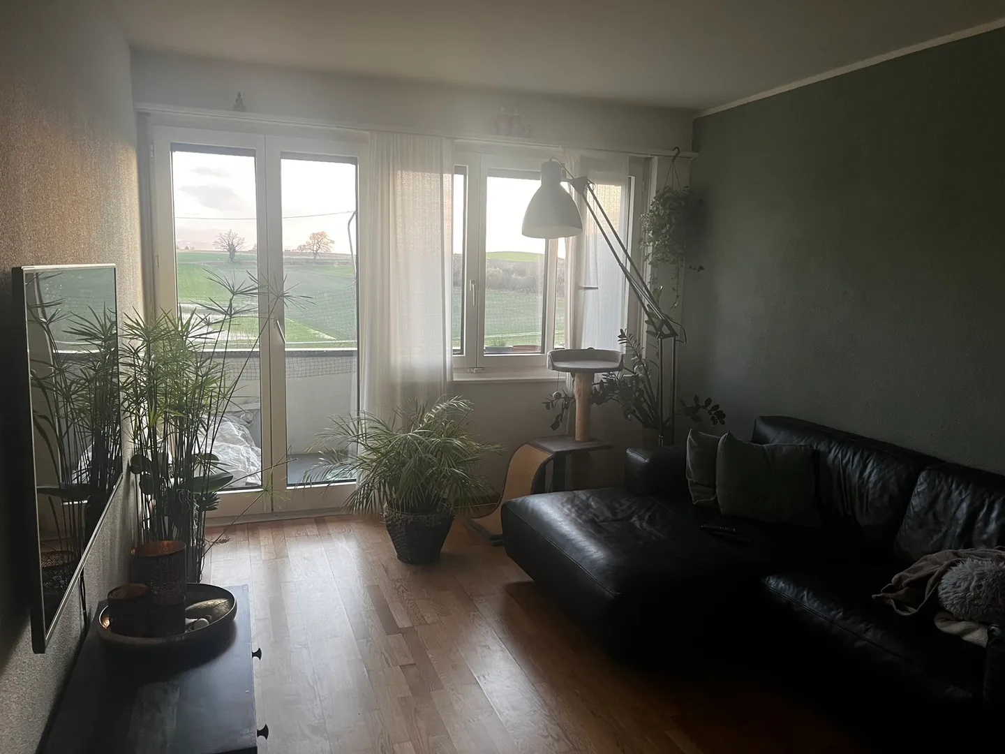 Appartement lumineux dans un quartier calme - Photo 2 sur 5