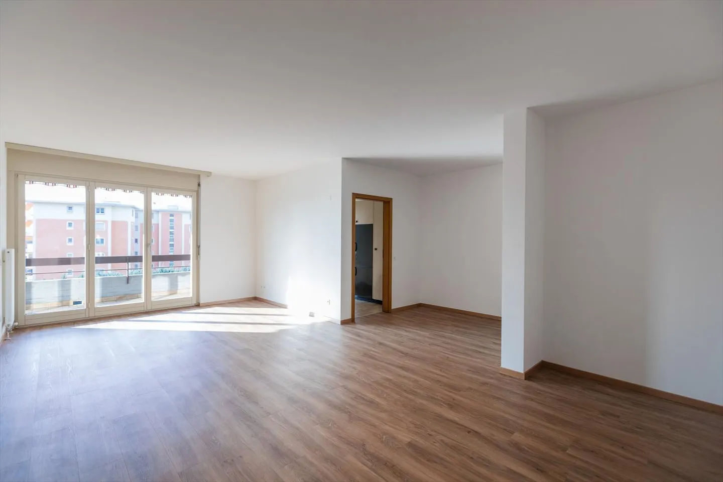 4.5 Room Apartment - Photo 1 of 8