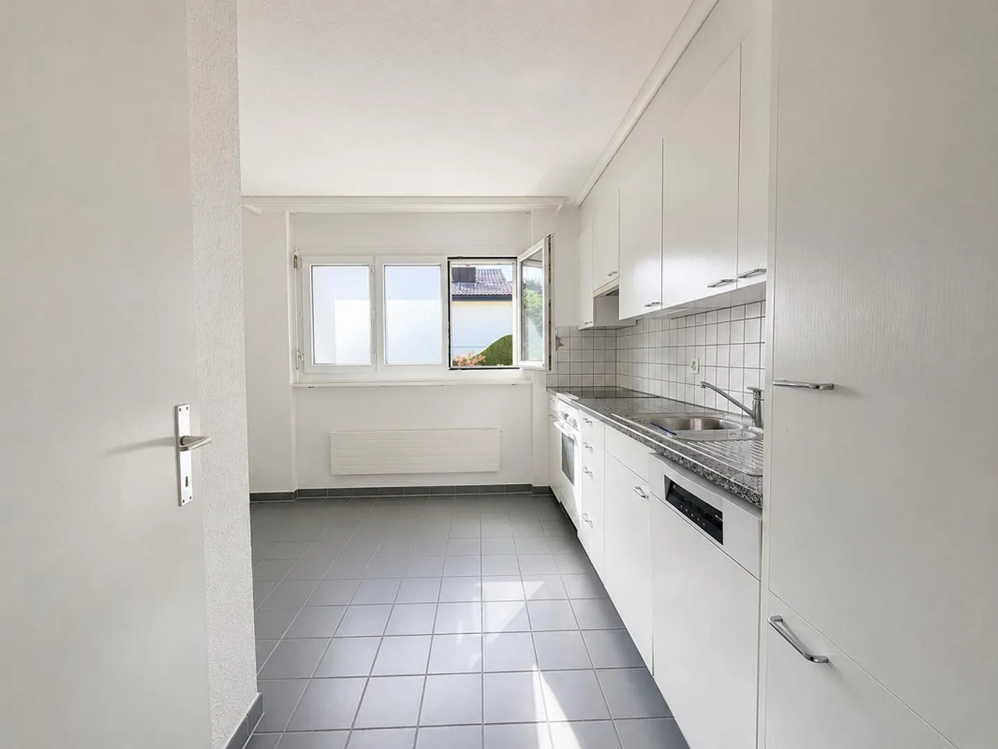 Geräumige Wohnung in grüner Lage - Foto 4 von 9