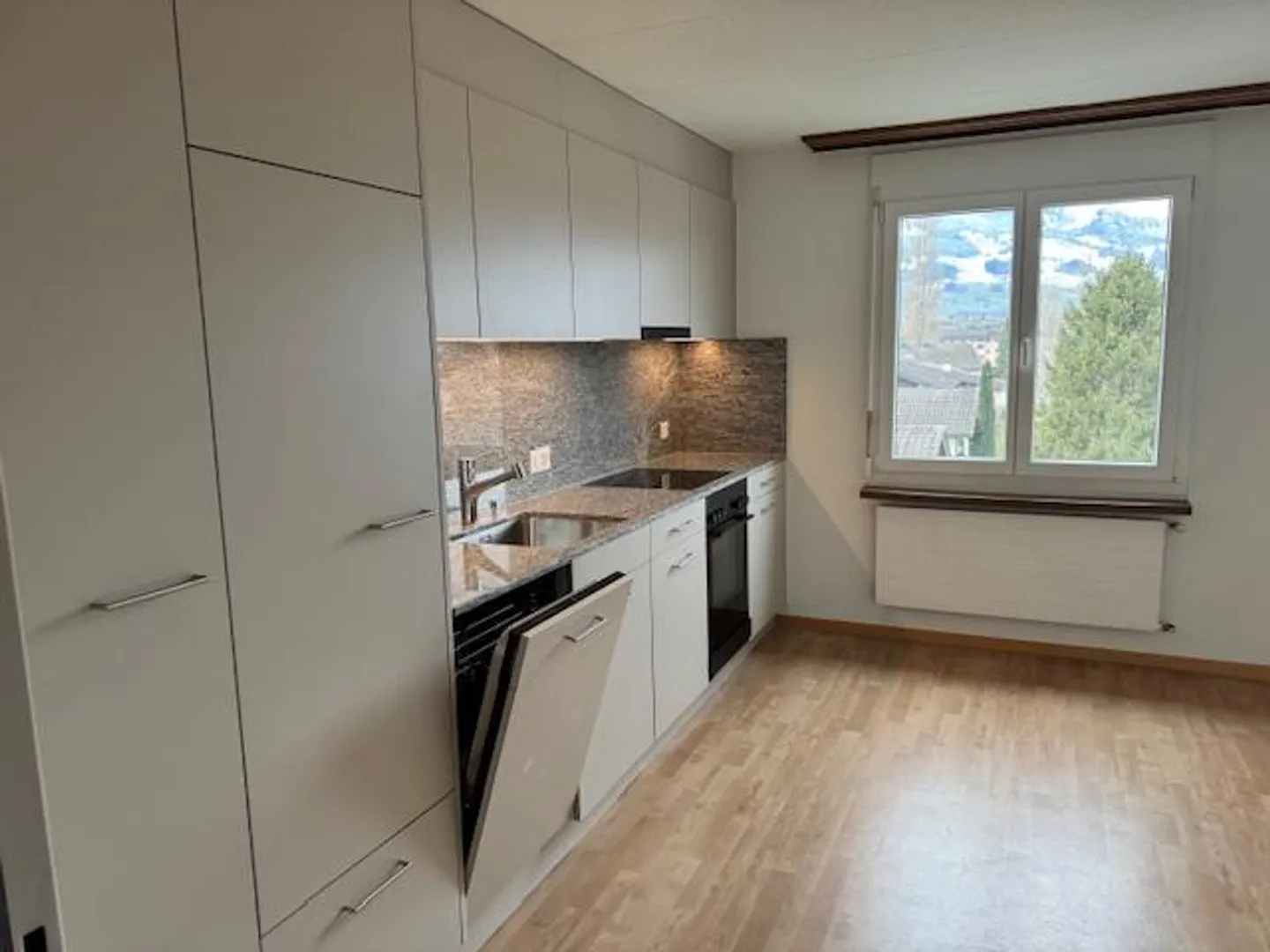 Bella, soleggiata mansarda 3.5 locali - Foto 5 di 11