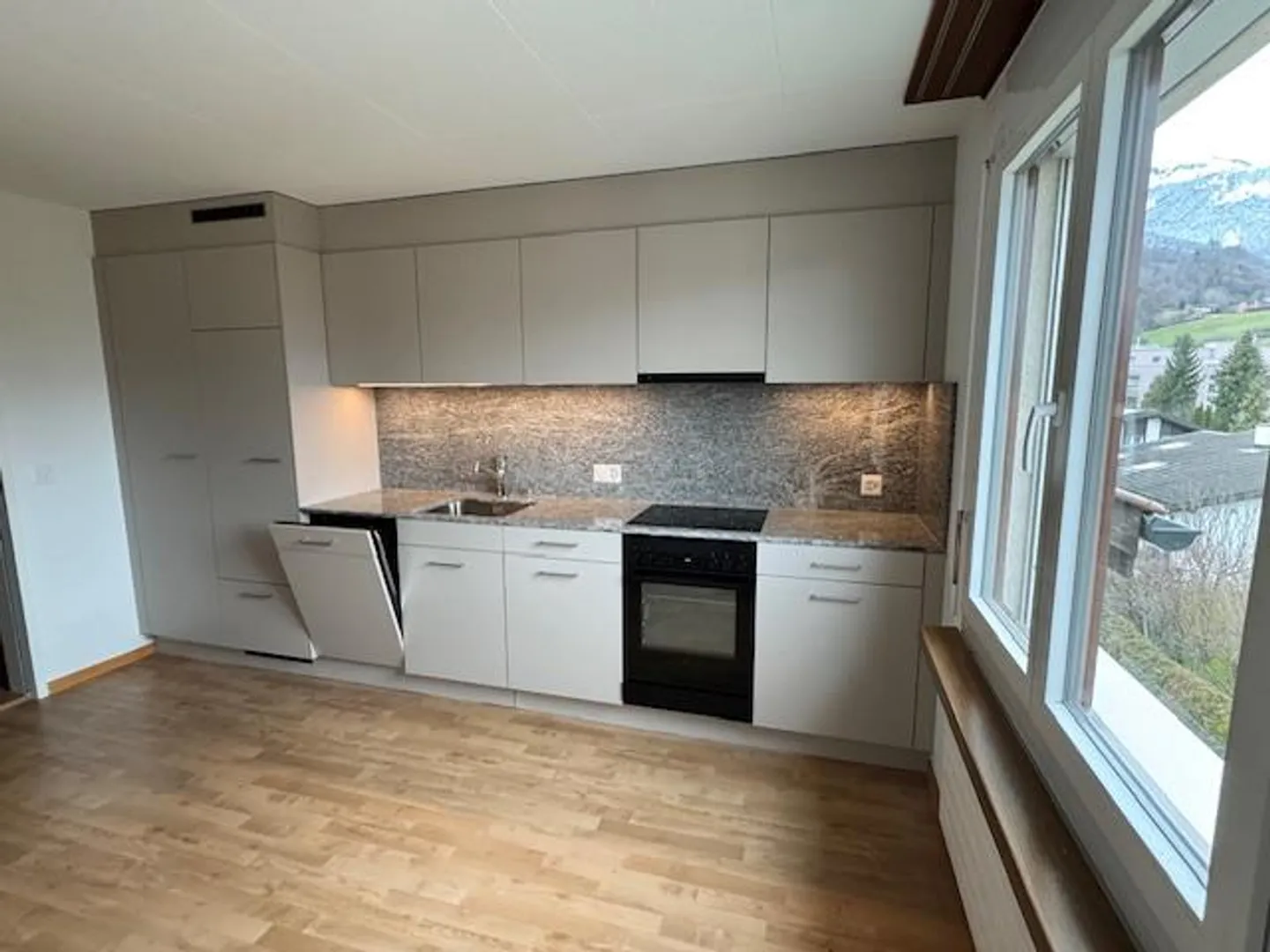 Bella, soleggiata mansarda 3.5 locali - Foto 6 di 11