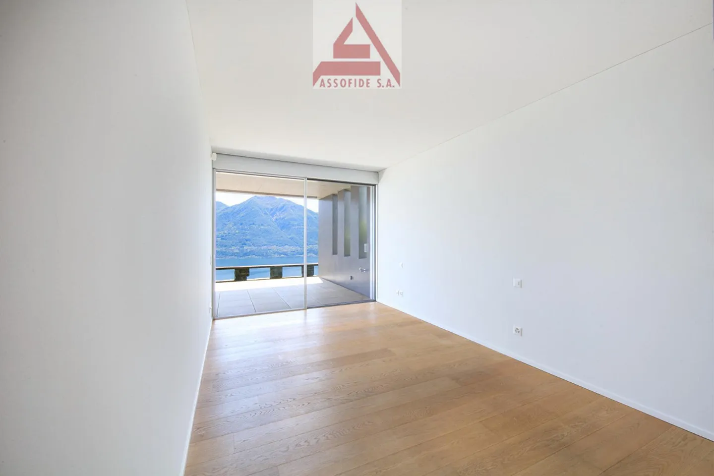 Luxury, privacy and breathtaking view - Photo 4 of 6