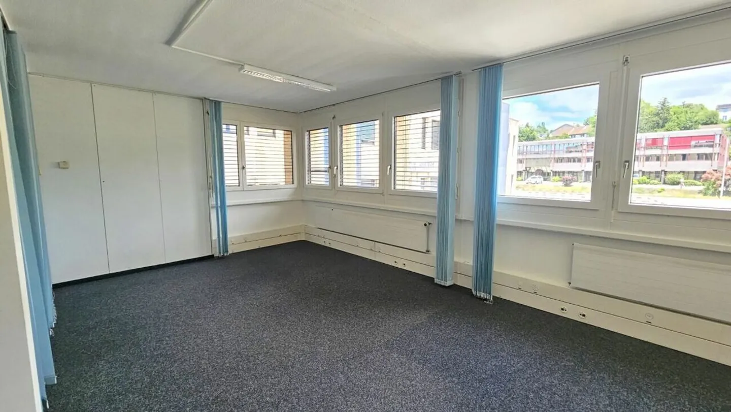 Achetez Vaud bureaux à Renens moins cher qu'un loyer et/ou profitez d'une rentabilité à +7%! - Photo 2 sur 8
