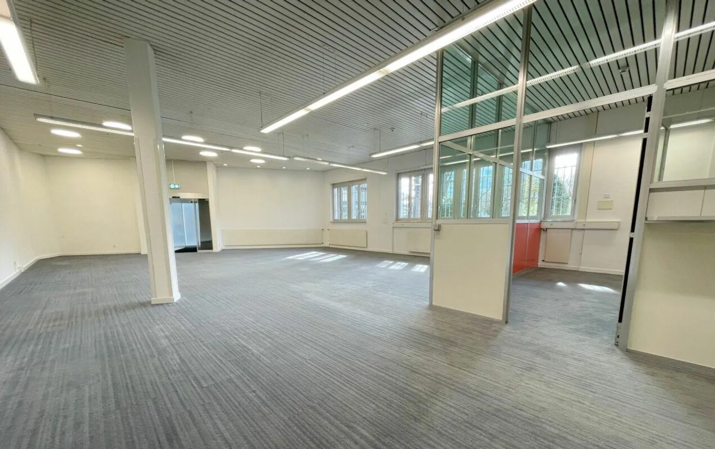 Flexible space on the ground floor, approx. 226 m² - Photo 2 of 9