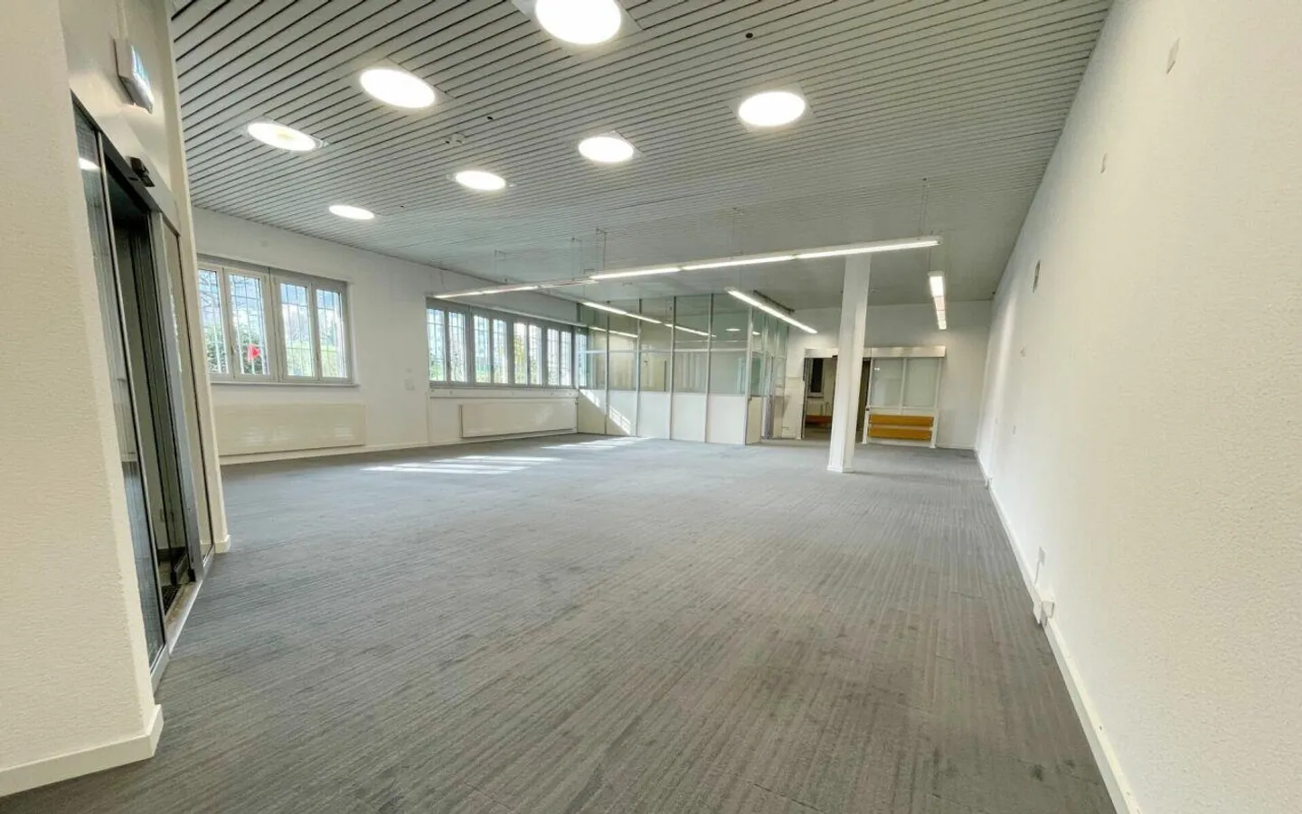 Flexible space on the ground floor, approx. 226 m² - Photo 4 of 9