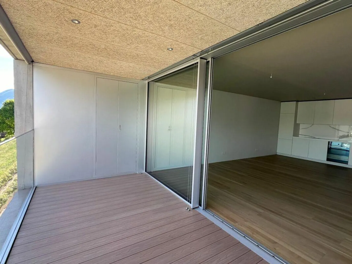 Appartement élégant et précieux de 3,5 pièces avec vue sur le lac - Photo 3 sur 9
